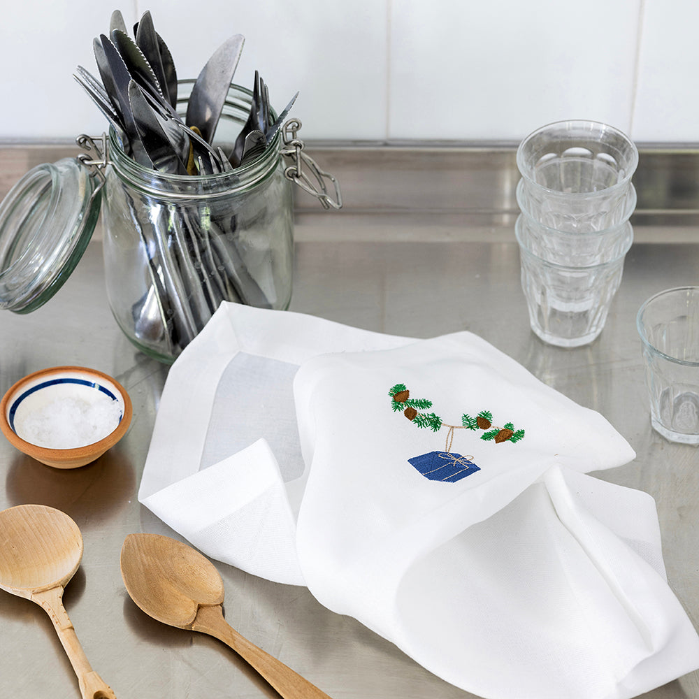 Julservett med blå julklapp