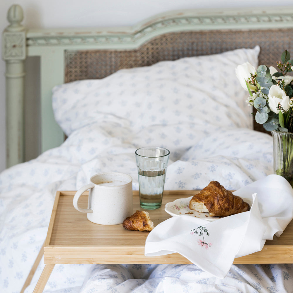 Flora tygservett med vild morotsblomma