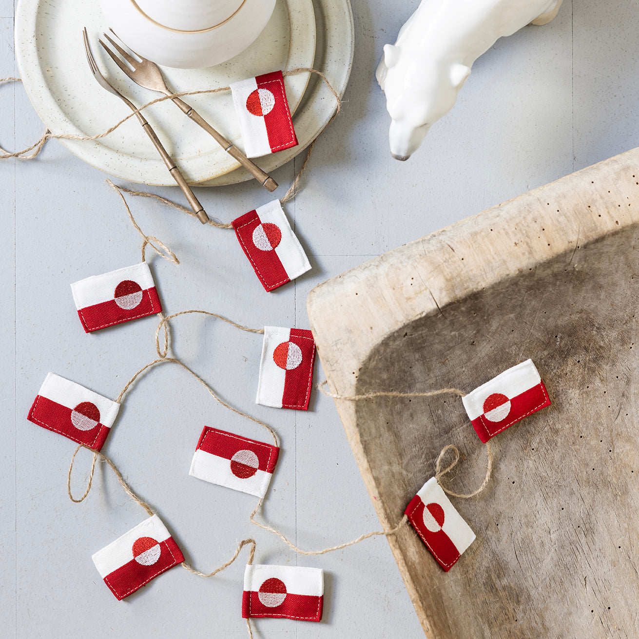 Liten flaggranka med 10 grönländska flaggor