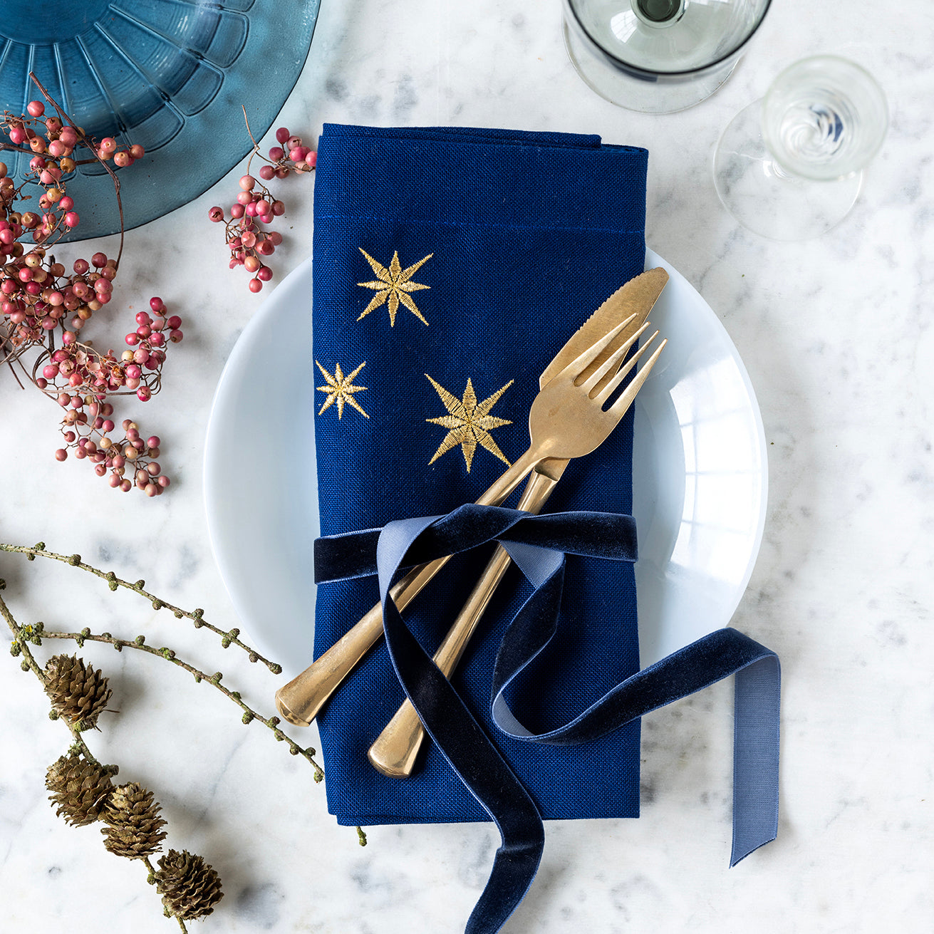 Midnatsblå serviet med guldstjerner - 2. sortering