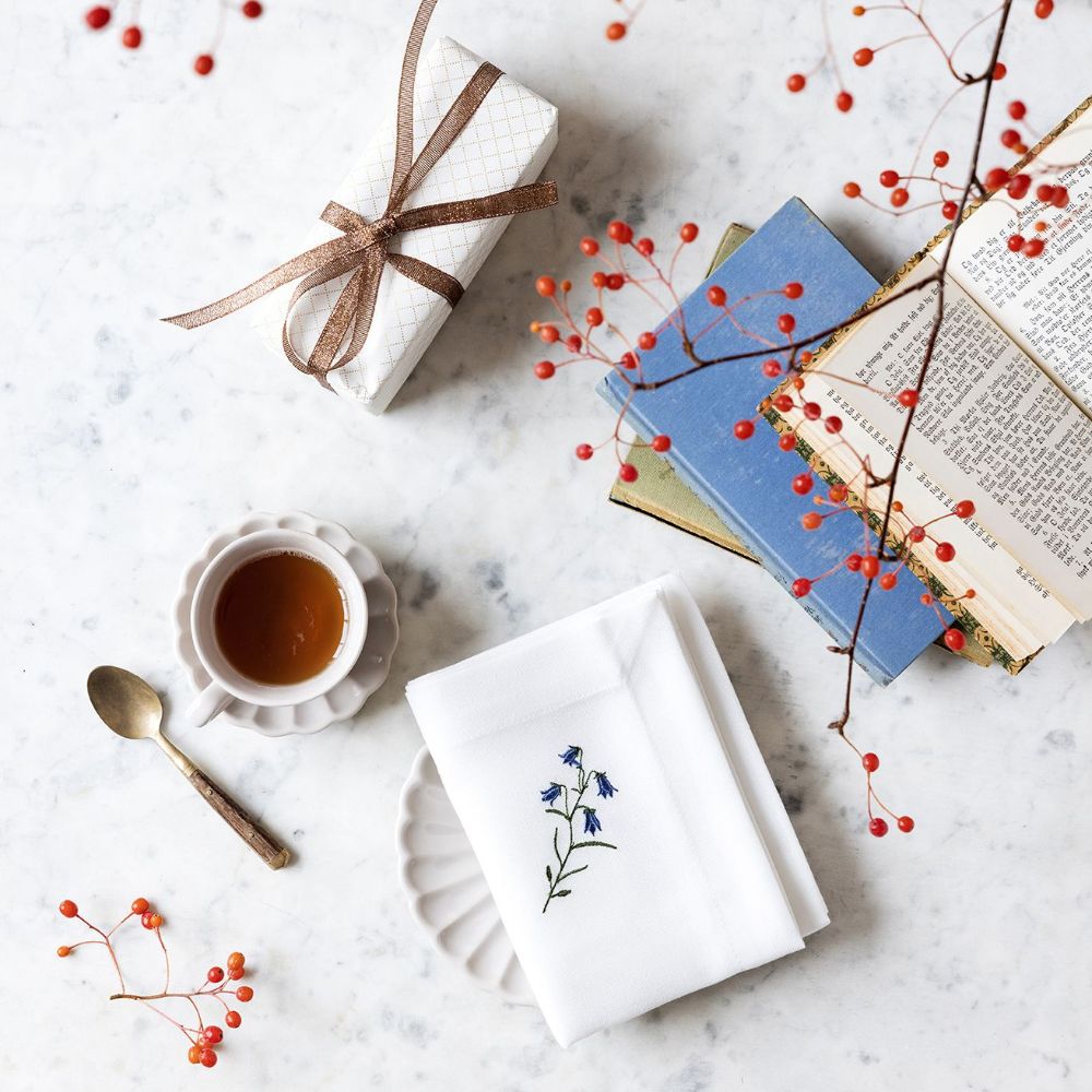 Flora serviet med klokkeblomst