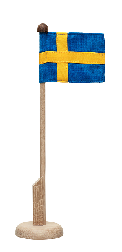 Bordsflaggstång i ek med svensk flagga