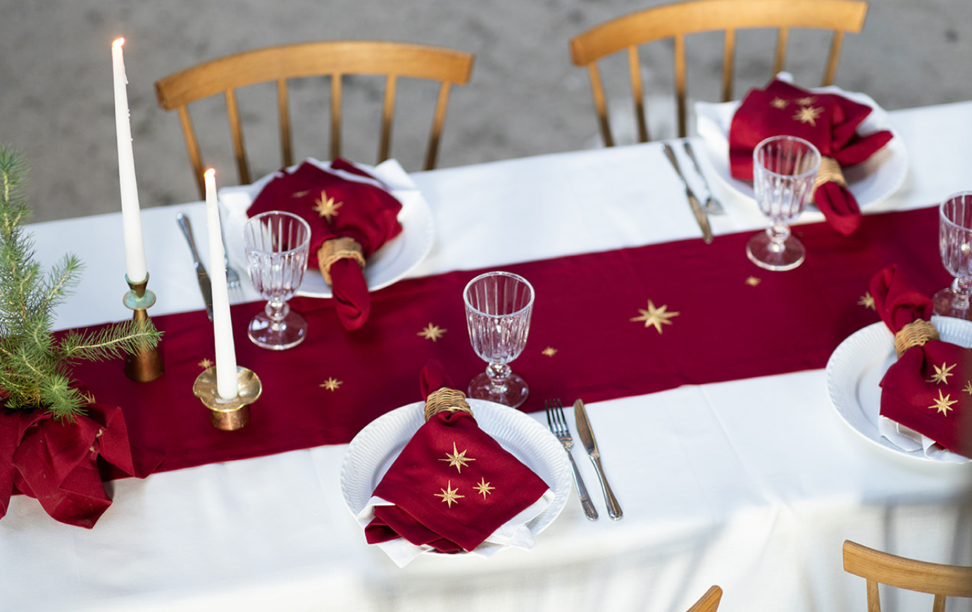 Sådan pynter du det perfekte julebord