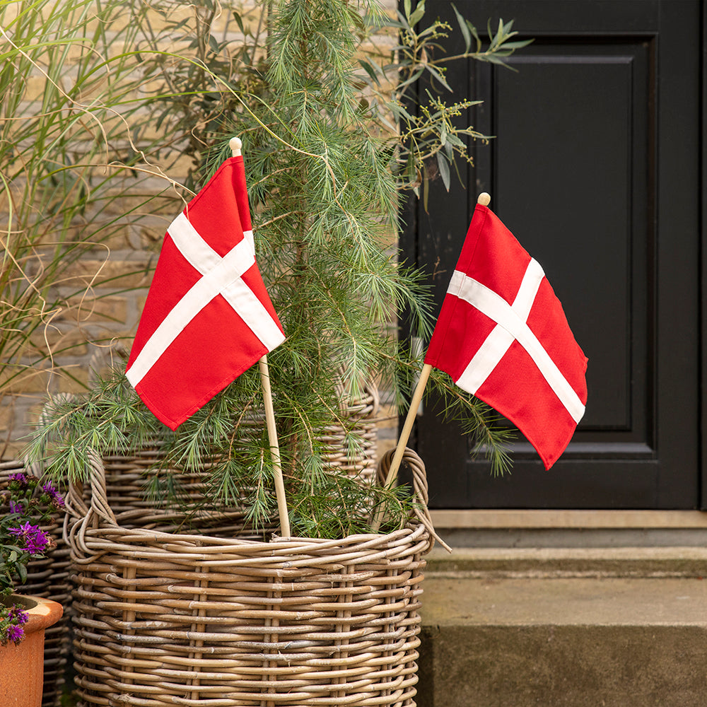 Heja flaggor i äkta flaggduk - styckvis eller 3-pack