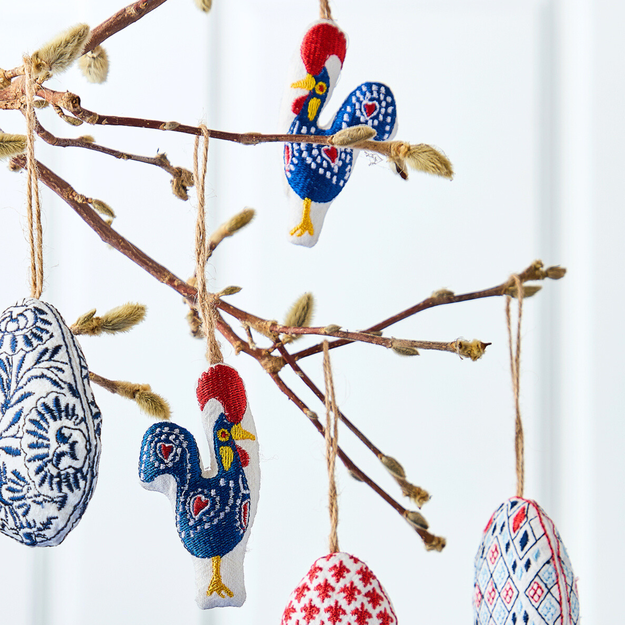 Påskgalningarna -  2 st påskdekorationer