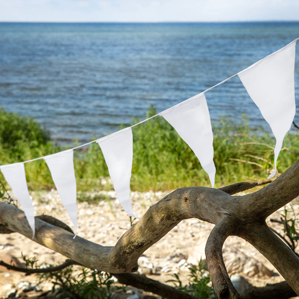 Elegant vitt flaggspel